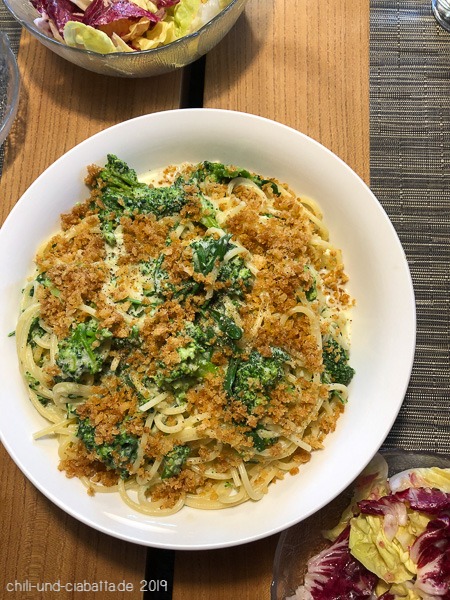 Spaghetti mit Brokkoli, Bleu und Rucola