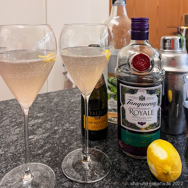 Tanqueray Blackcurrant Royale French 75 abgespeckt